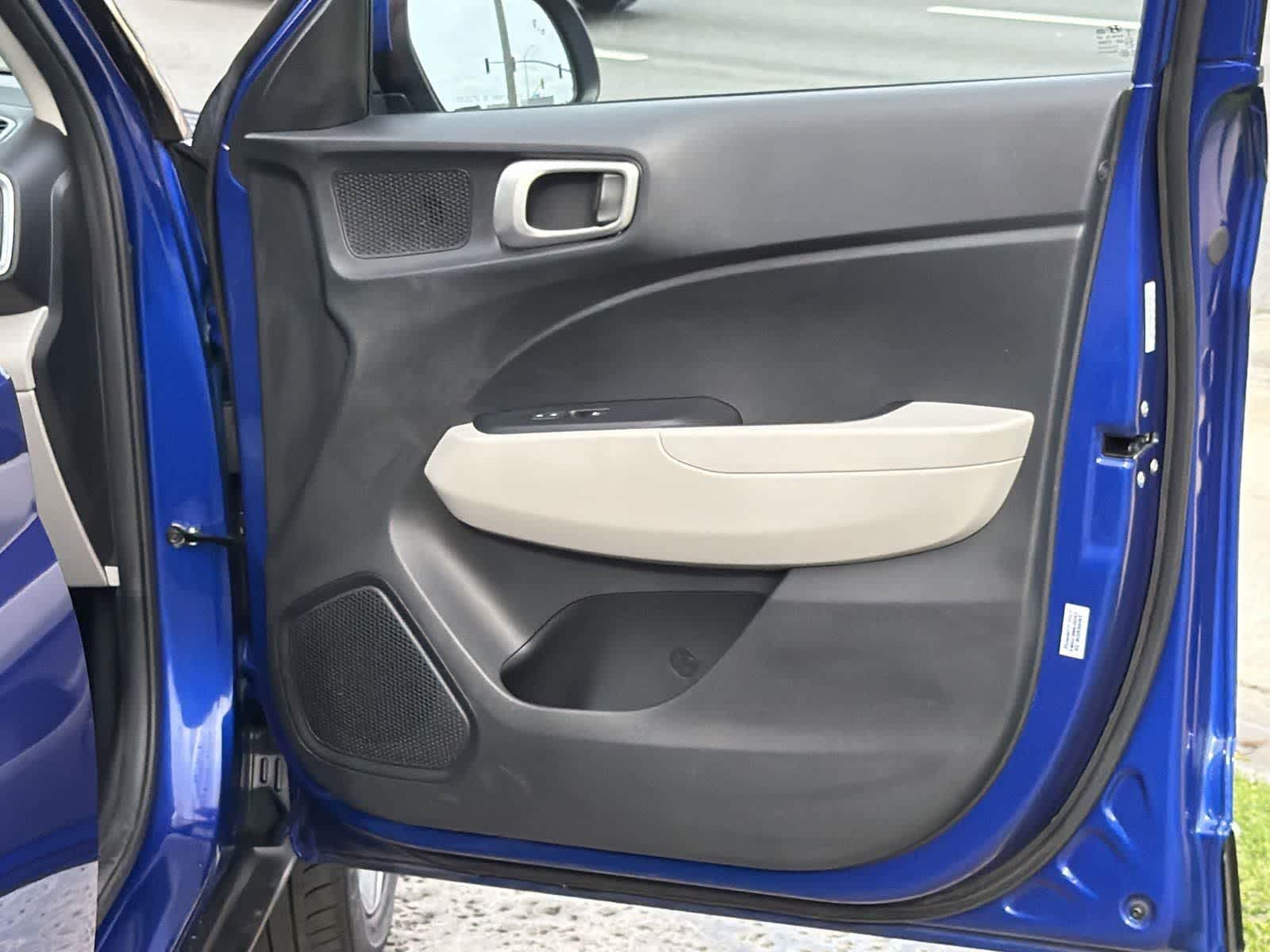 Thumbnail: 2023 Hyundai Venue - 32