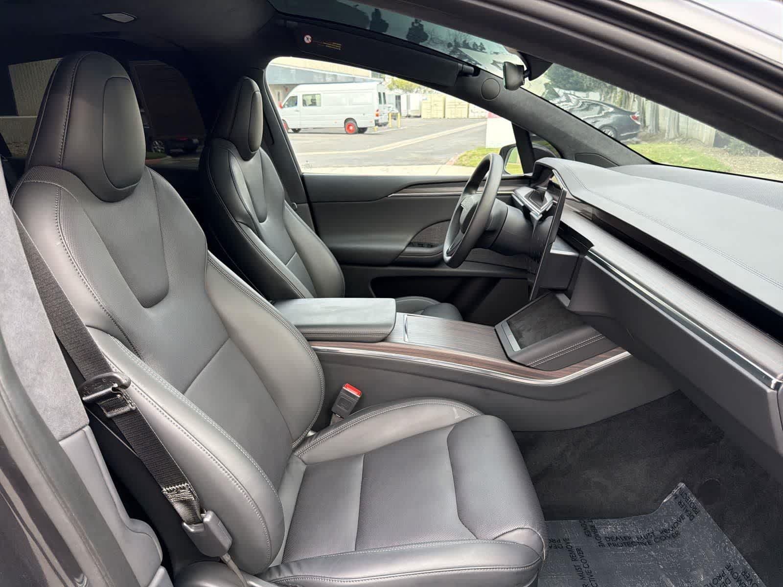 Thumbnail: 2025 Tesla Model X - 32