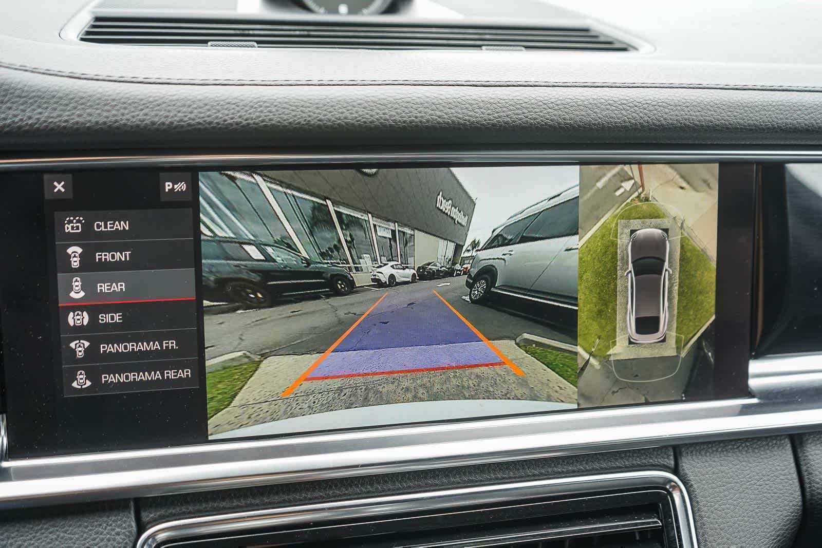 Thumbnail: 2021 Porsche Panamera - 25