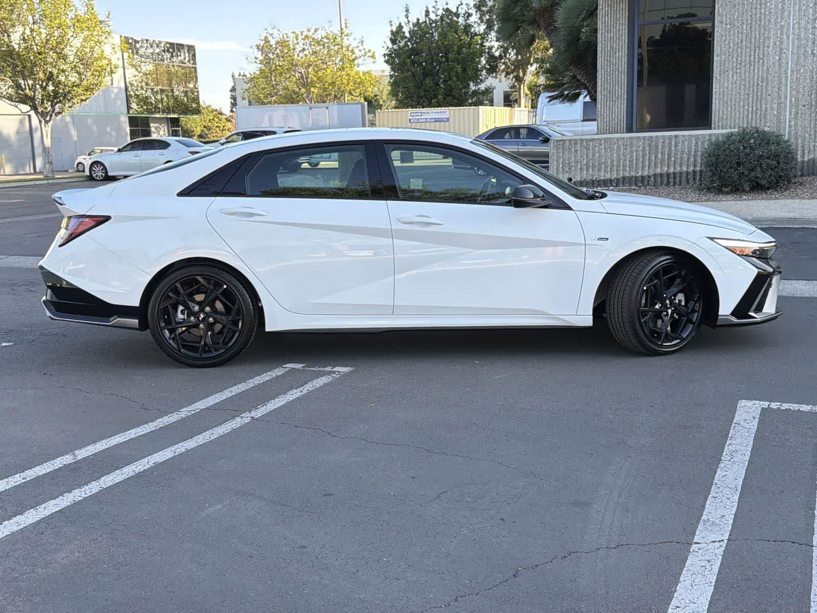 Thumbnail: 2025 Hyundai Elantra - 3