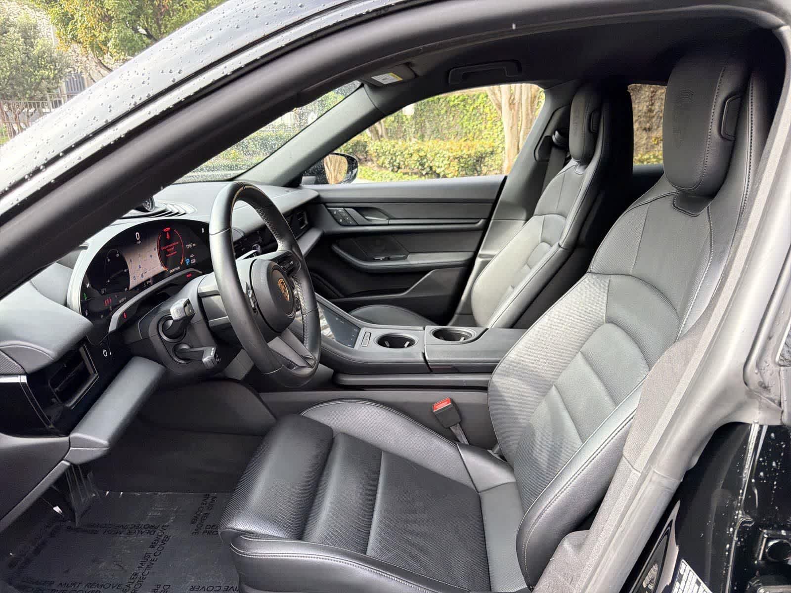 Thumbnail: 2022 Porsche Taycan - 24