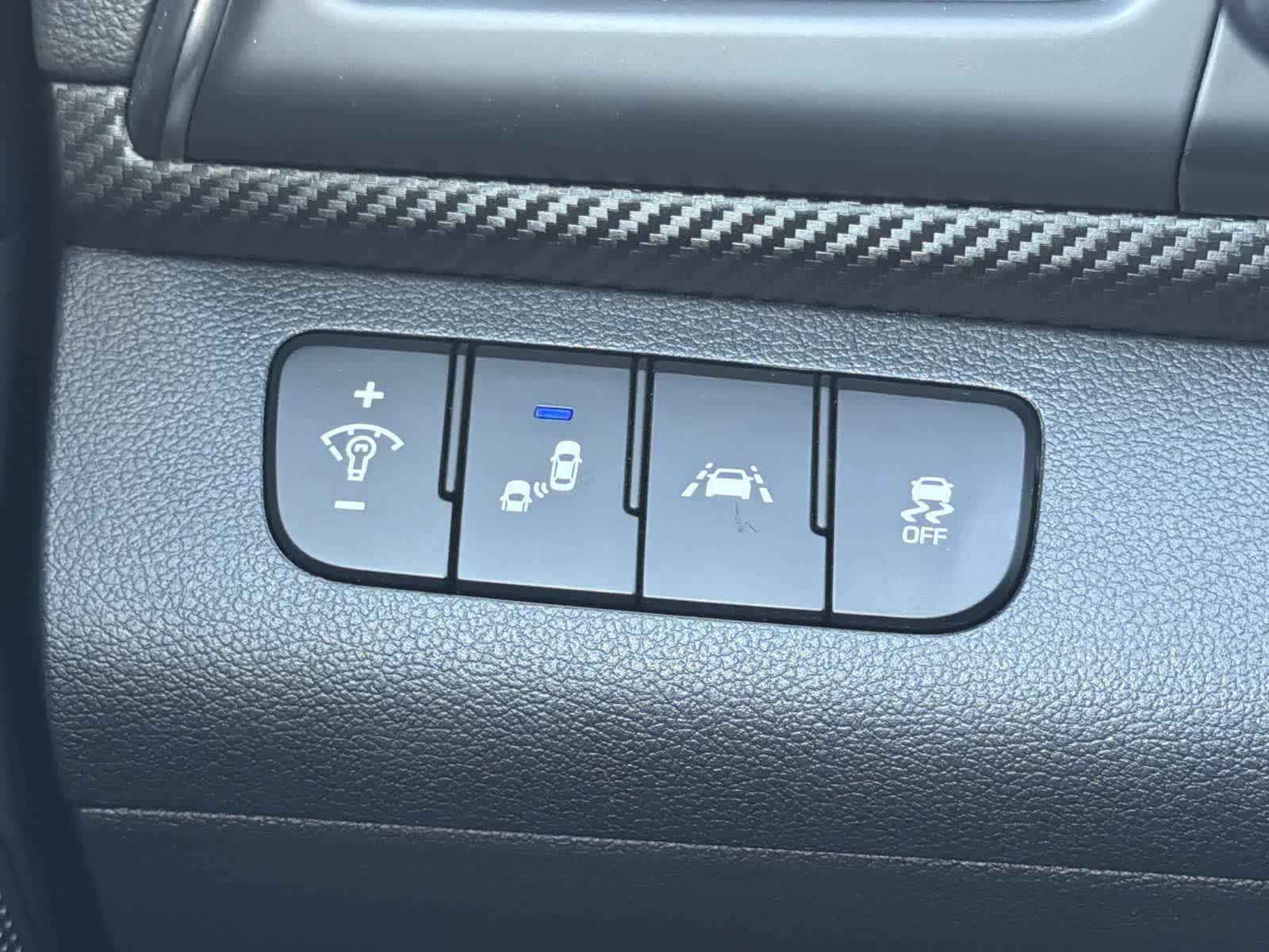 Thumbnail: 2020 Hyundai Elantra - 23