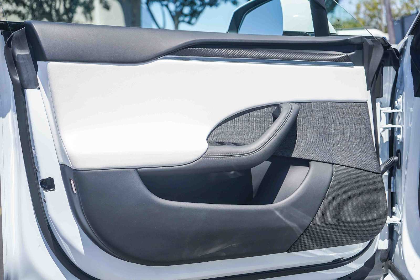 Thumbnail: 2023 Tesla Model S - 19