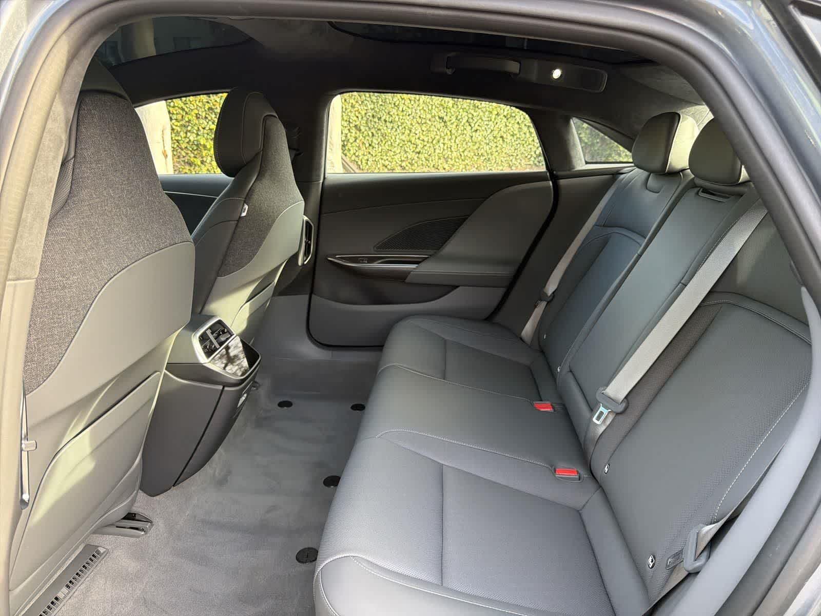 Thumbnail: 2024 Lucid Air - 28