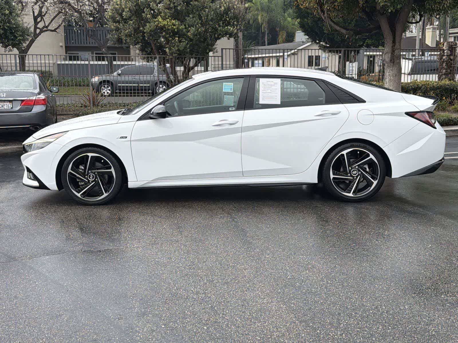 Thumbnail: 2022 Hyundai Elantra - 3