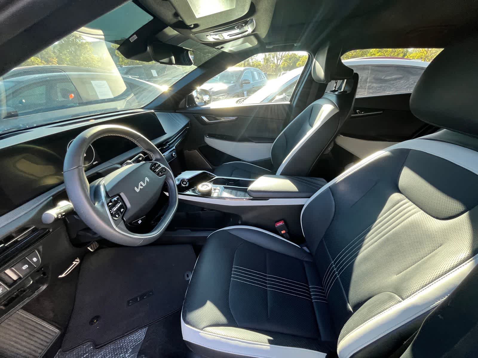 Thumbnail: 2024 Kia EV6 - 6