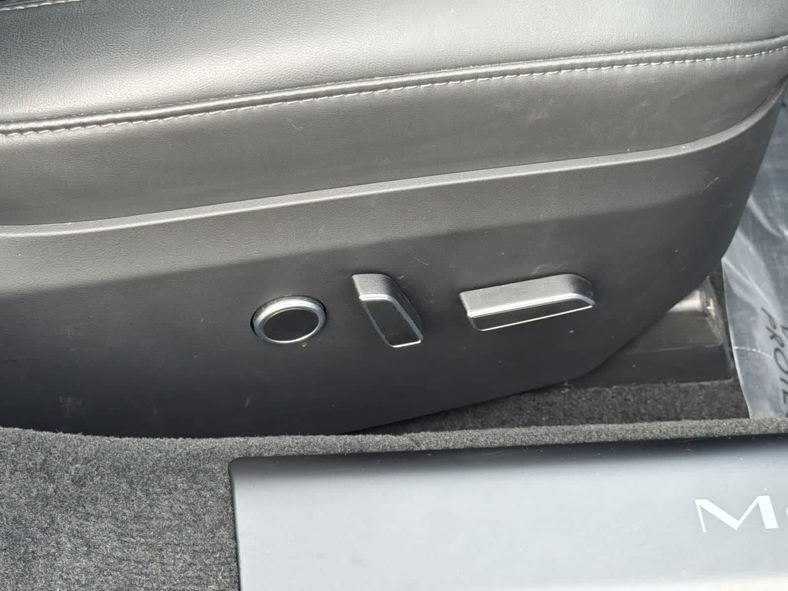 Thumbnail: 2022 Tesla Model S - 33