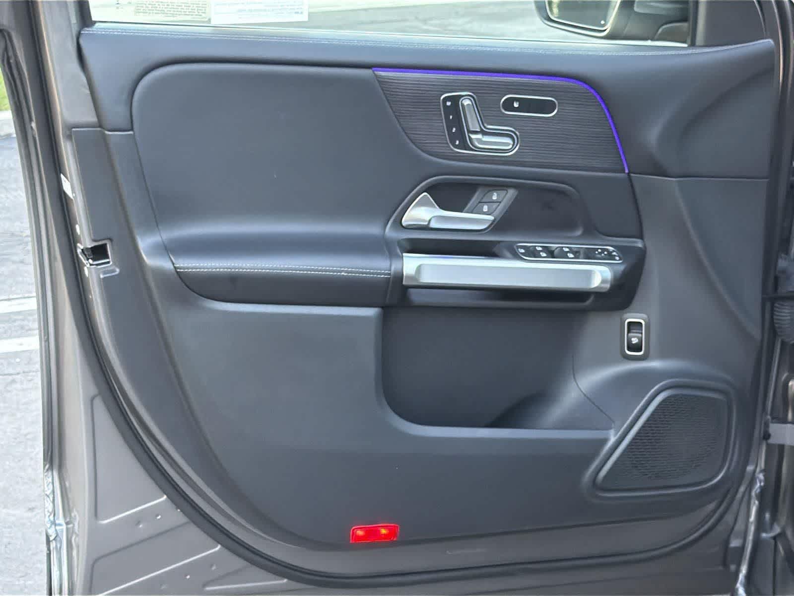 Thumbnail: 2023 Mercedes-Benz GLB - 23