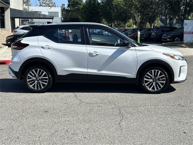Thumbnail: 2022 Nissan Kicks - 3