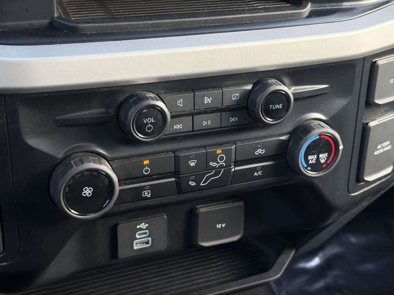 Thumbnail: 2024 Ford Econoline - 15