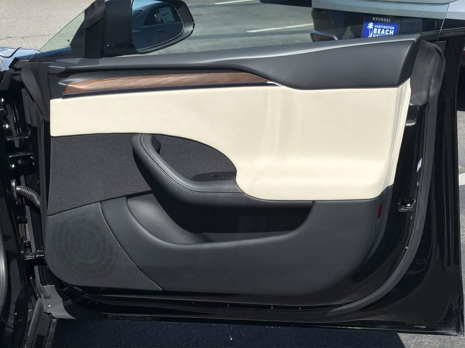 Thumbnail: 2023 Tesla Model S - 35