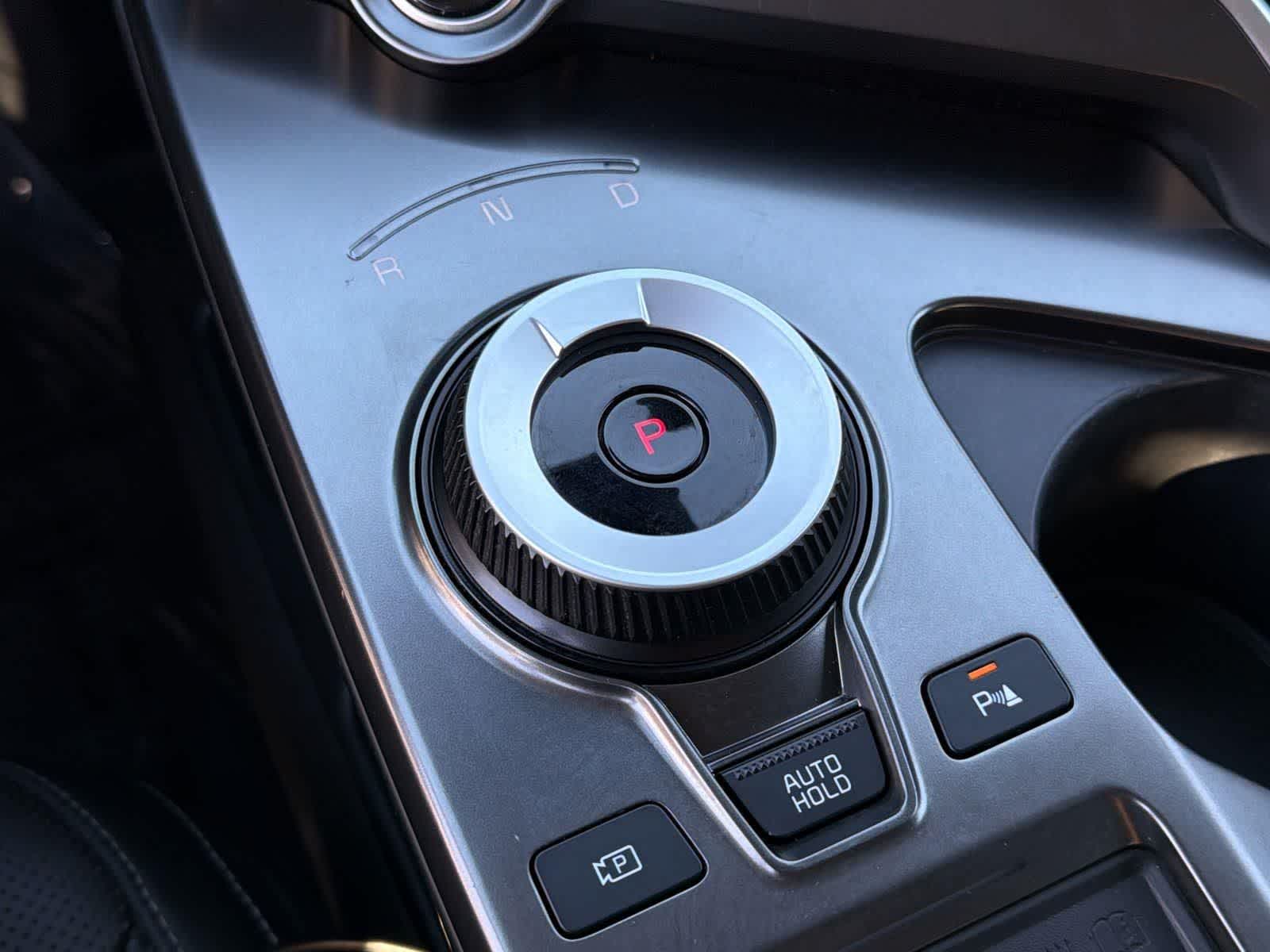 Thumbnail: 2022 Kia EV6 - 16