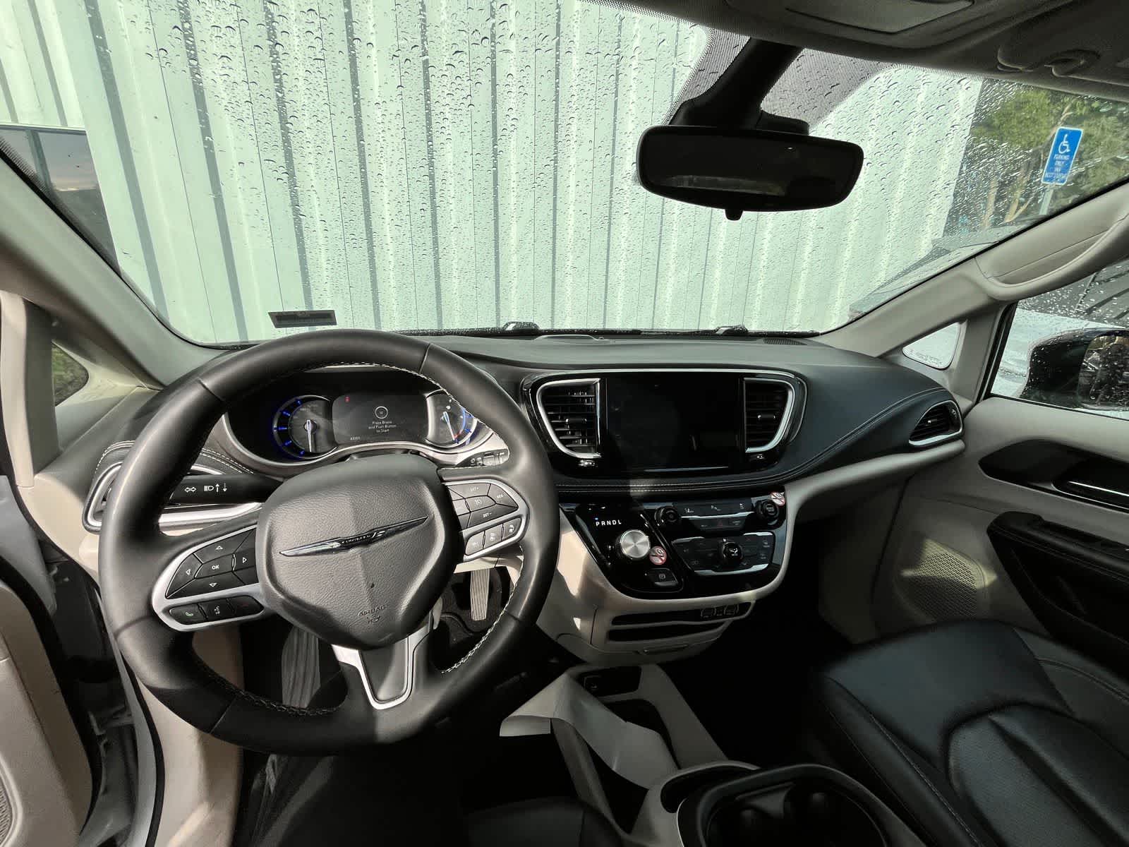 Thumbnail: 2024 Chrysler Pacifica - 8