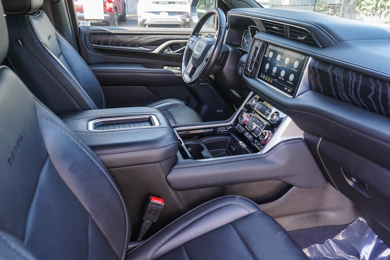 Thumbnail: 2021 GMC Yukon - 16