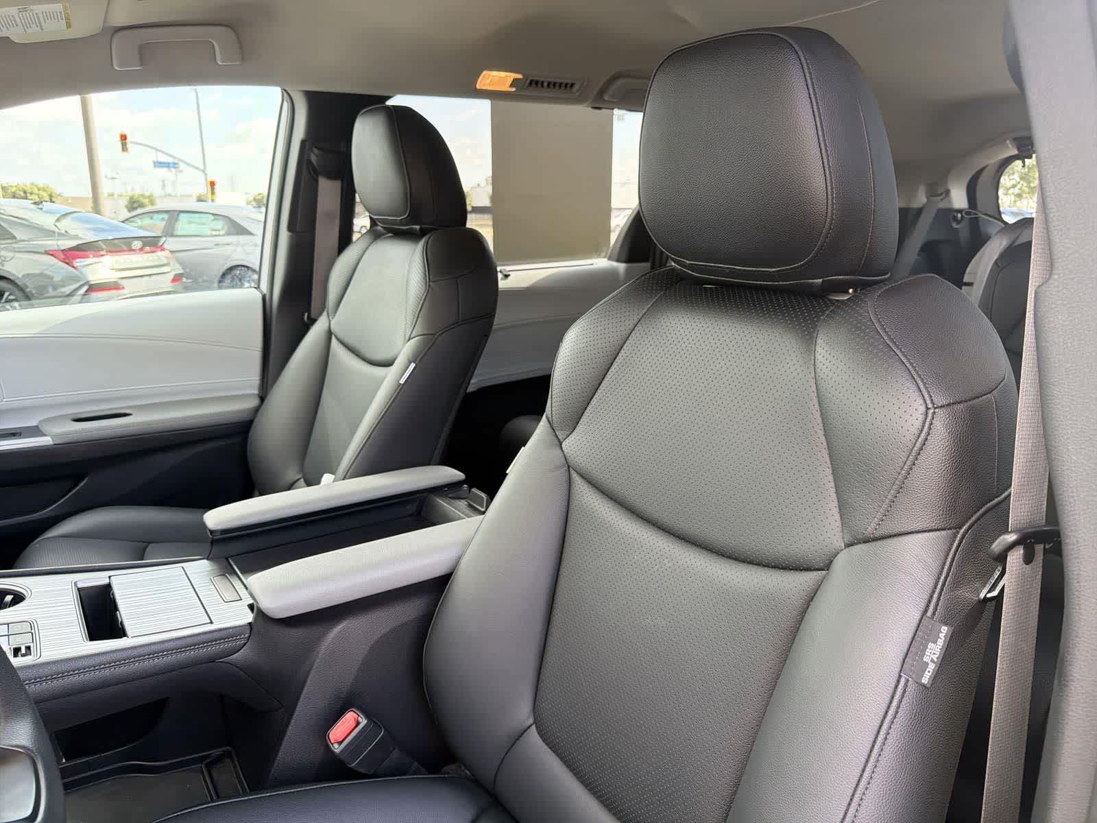 Thumbnail: 2025 Toyota Sienna - 26