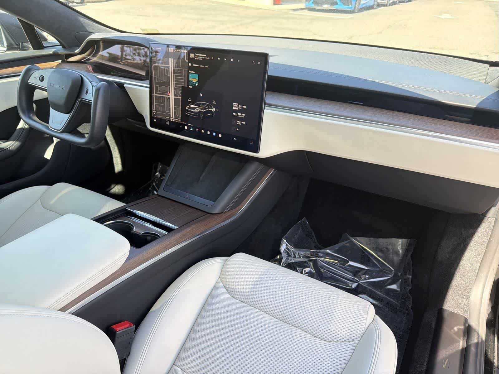 Thumbnail: 2023 Tesla Model S - 38