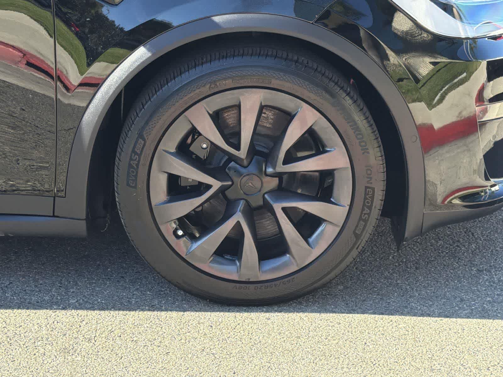 Thumbnail: 2022 Tesla Model X - 37