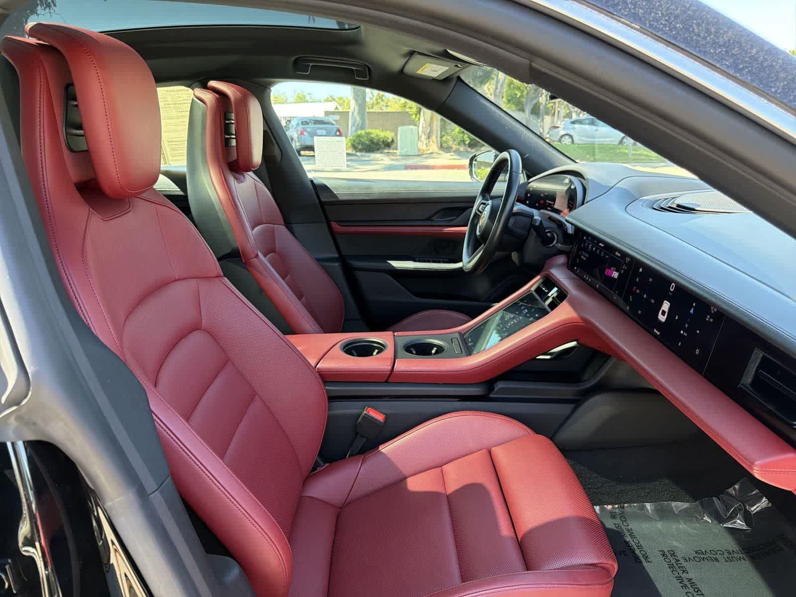 Thumbnail: 2022 Porsche Taycan - 34