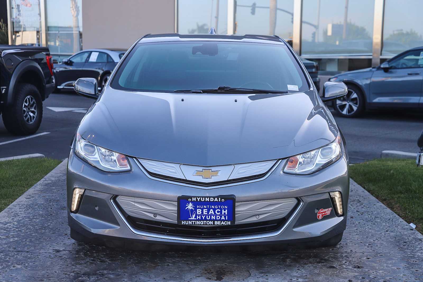 Used 2018 Chevrolet Volt Premier with VIN 1G1RD6S5XJU157318 for sale in Huntington Beach, CA