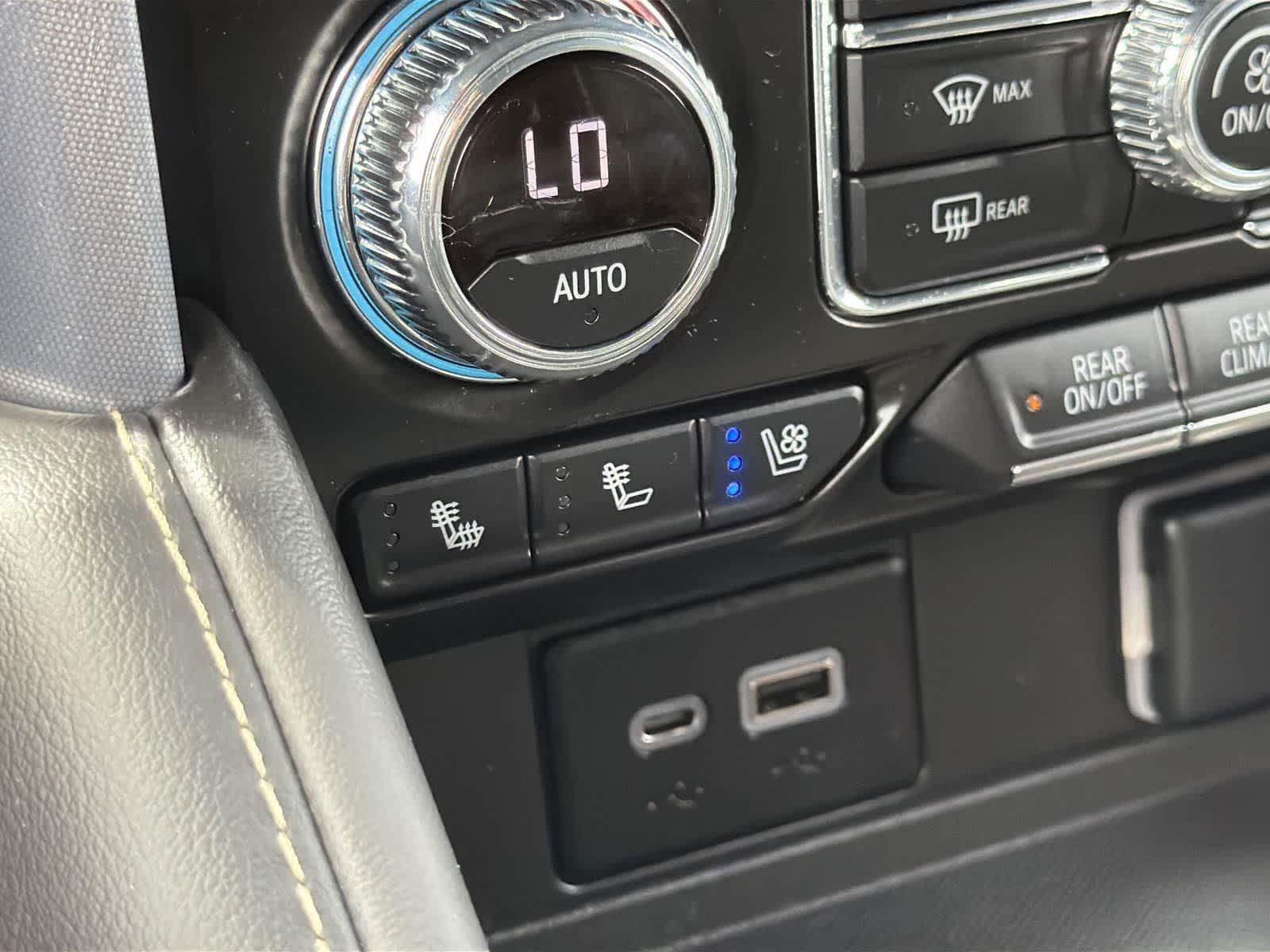 Thumbnail: 2023 GMC Yukon XL - 22