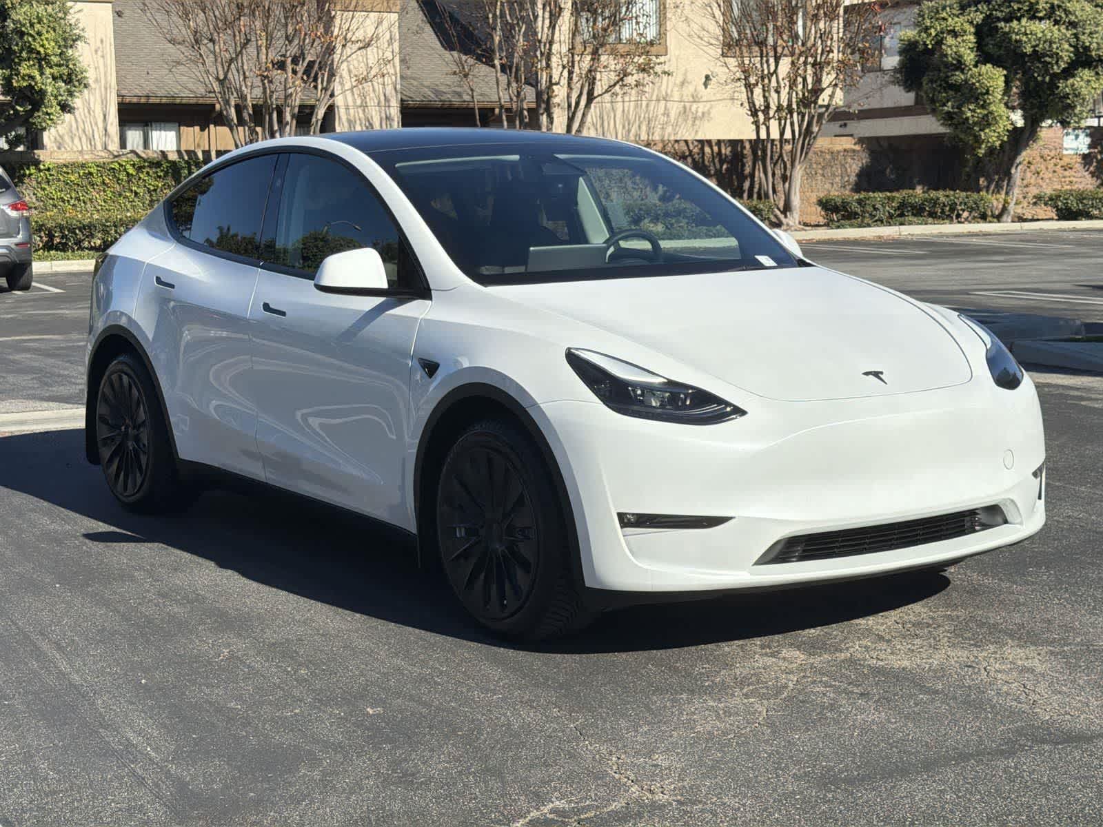 Thumbnail: 2023 Tesla Model Y - 8