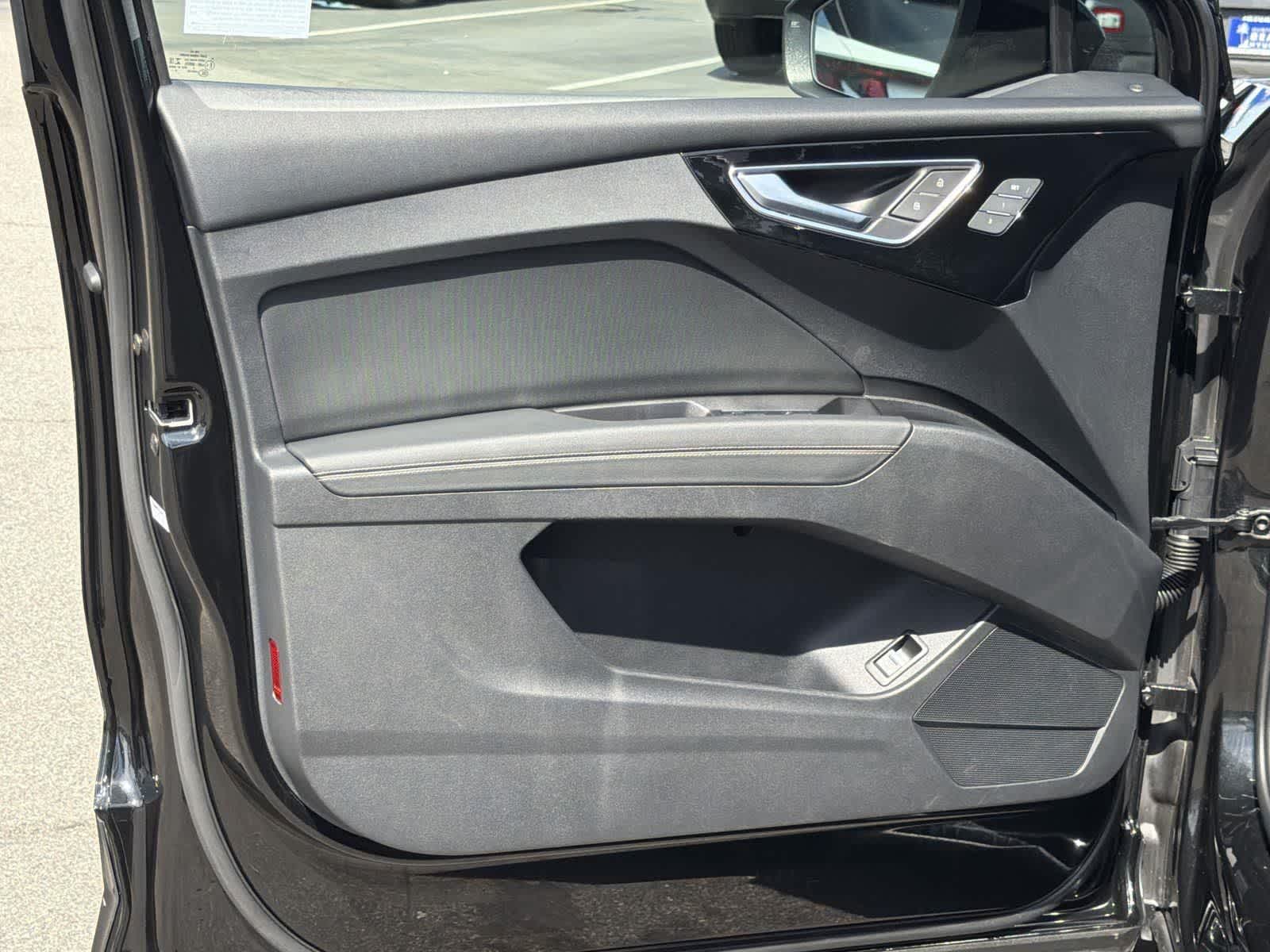 Thumbnail: 2023 Audi Q4 e-tron - 23