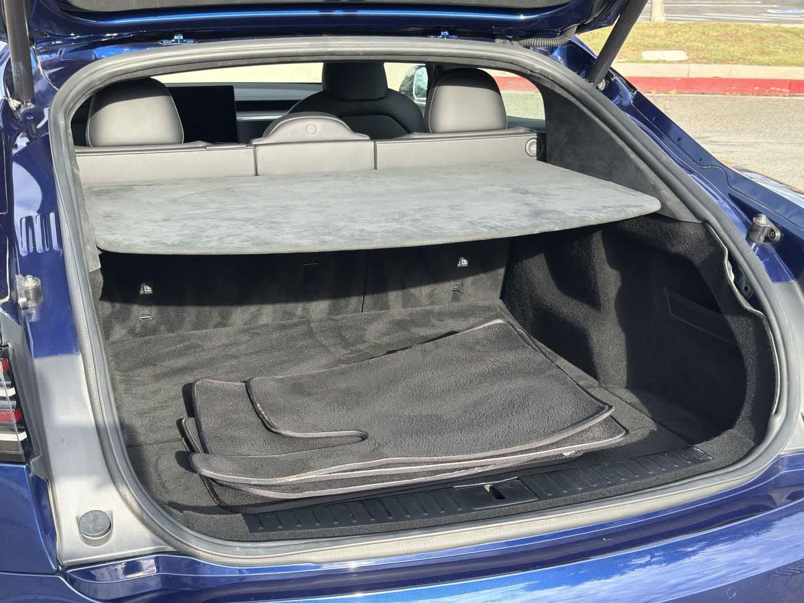 Thumbnail: 2022 Tesla Model S - 29