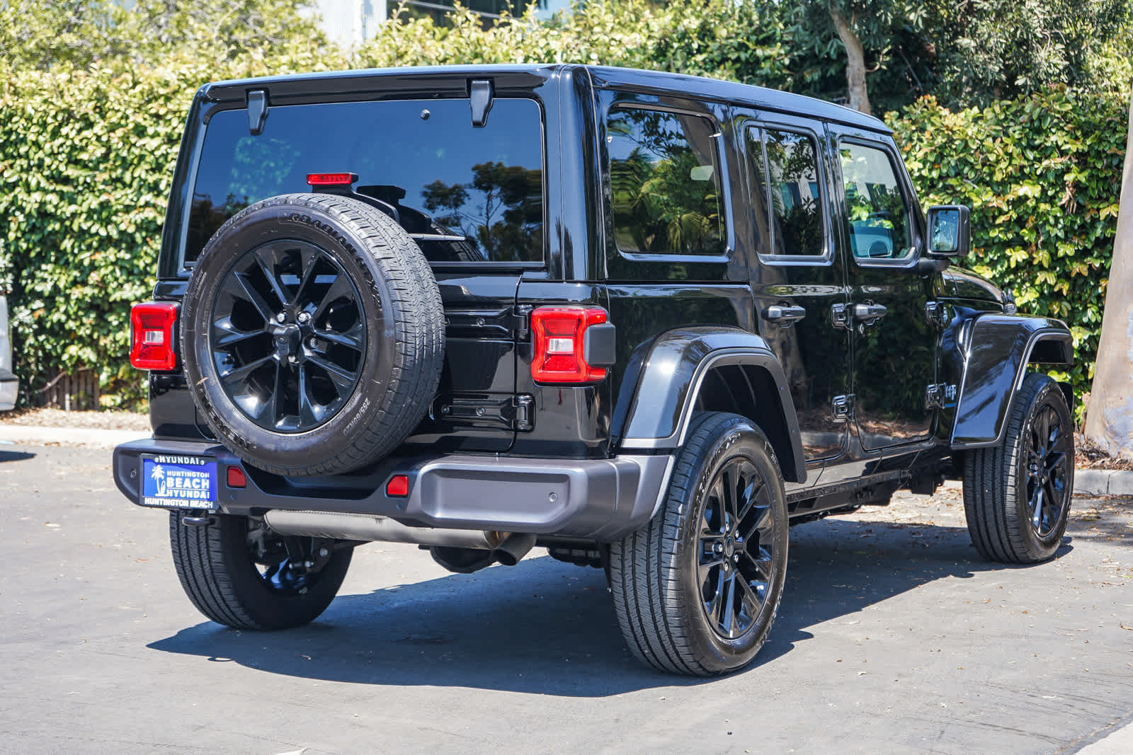 Thumbnail: 2025 Jeep Wrangler - 6