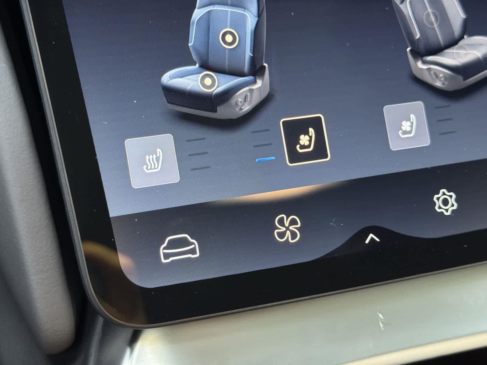 Thumbnail: 2024 Lucid Air - 22