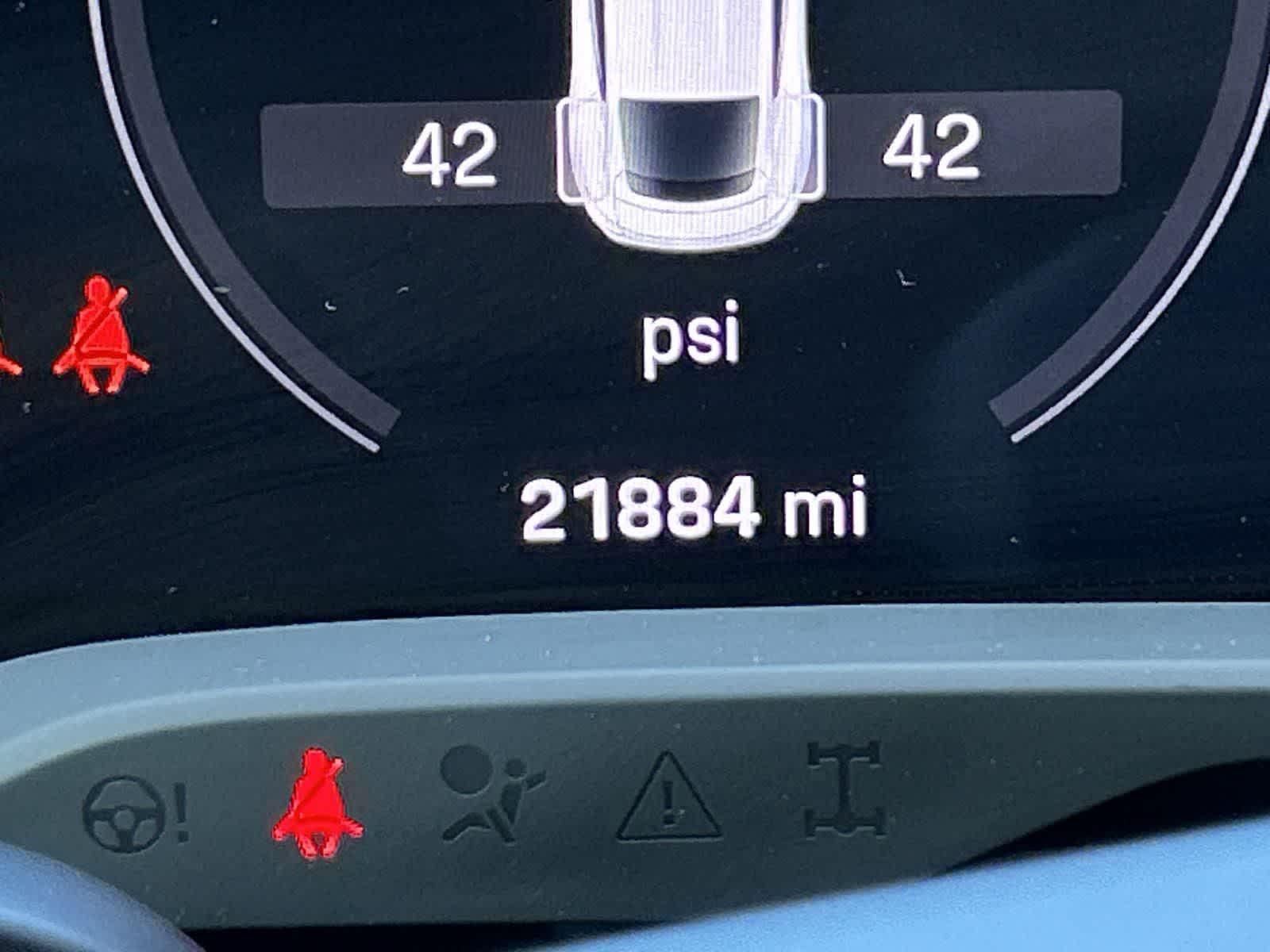 Thumbnail: 2023 Porsche Taycan - 20