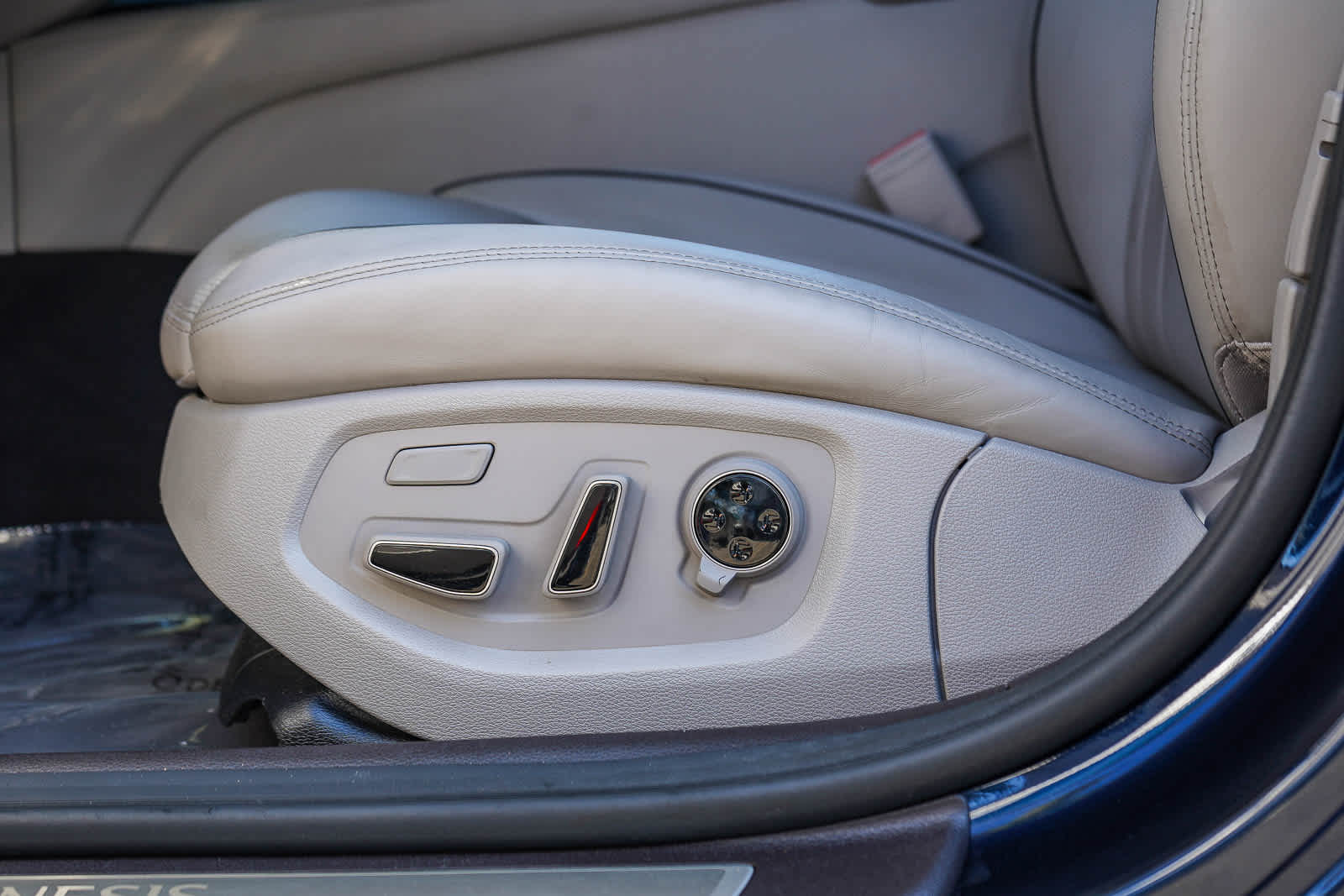 Thumbnail: 2019 Genesis G80 - 22