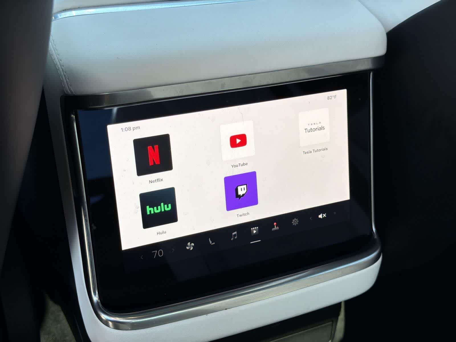 Thumbnail: 2022 Tesla Model X - 30