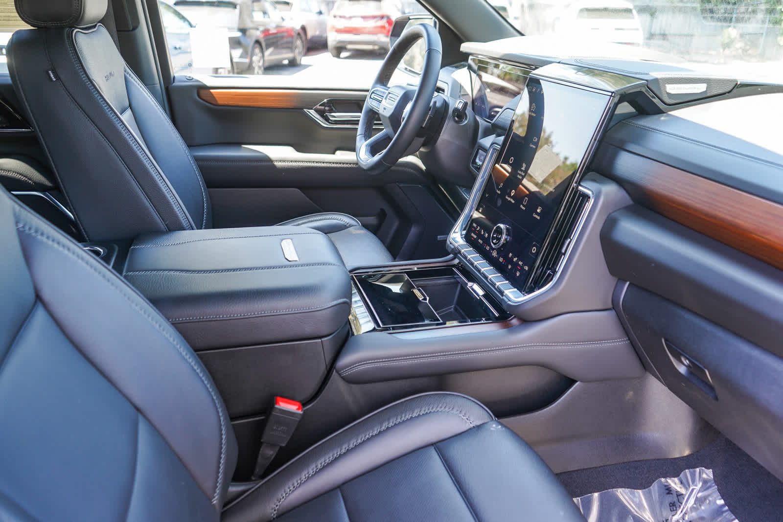 Thumbnail: 2025 GMC Yukon XL - 15