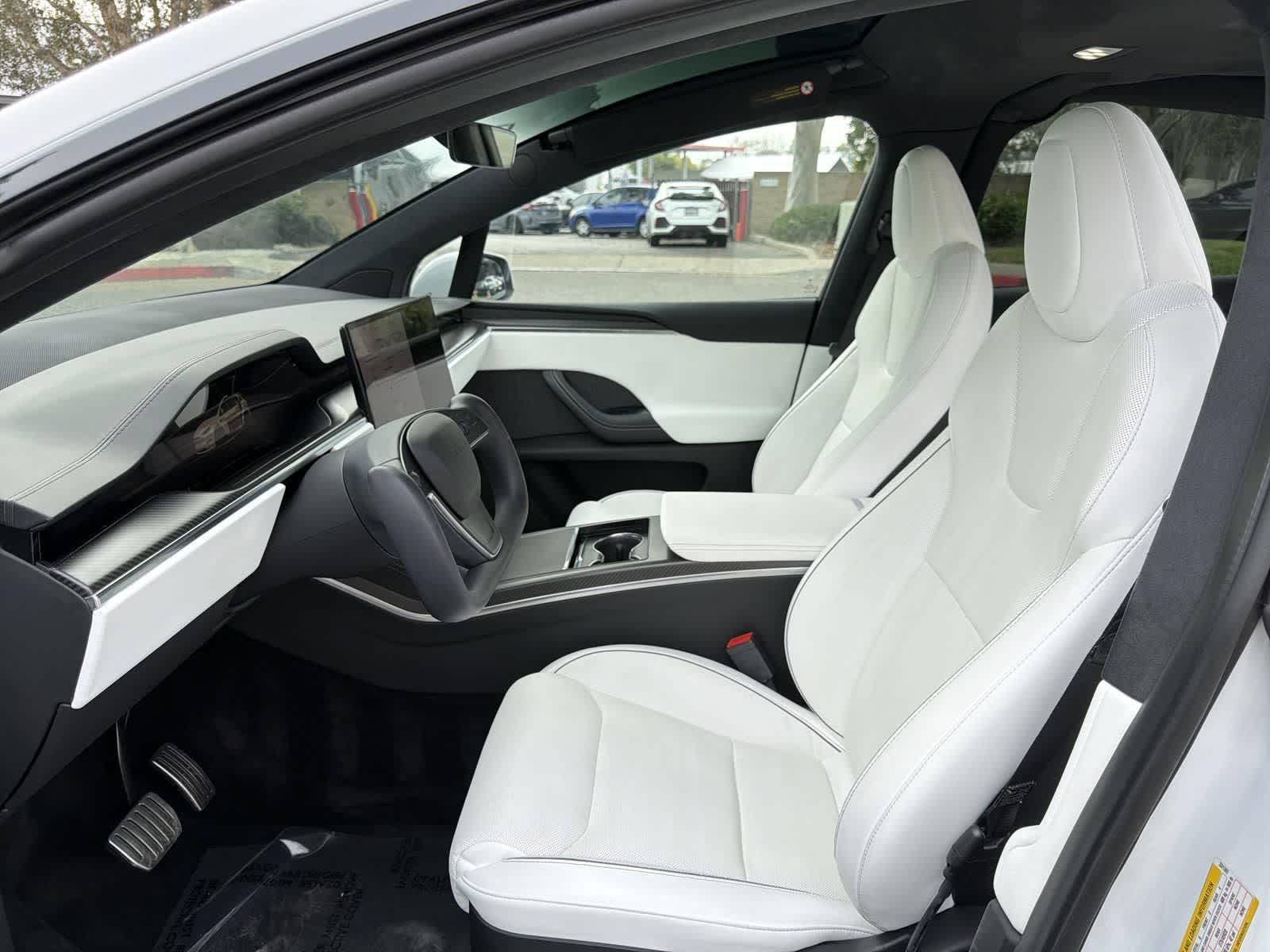 Thumbnail: 2022 Tesla Model X - 25