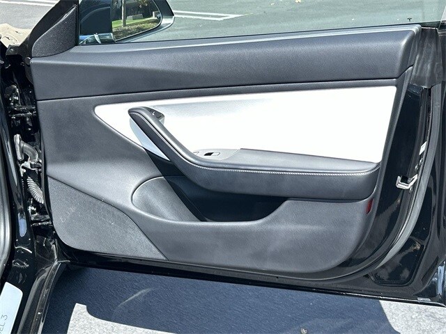 Thumbnail: 2018 Tesla Model 3 - 35