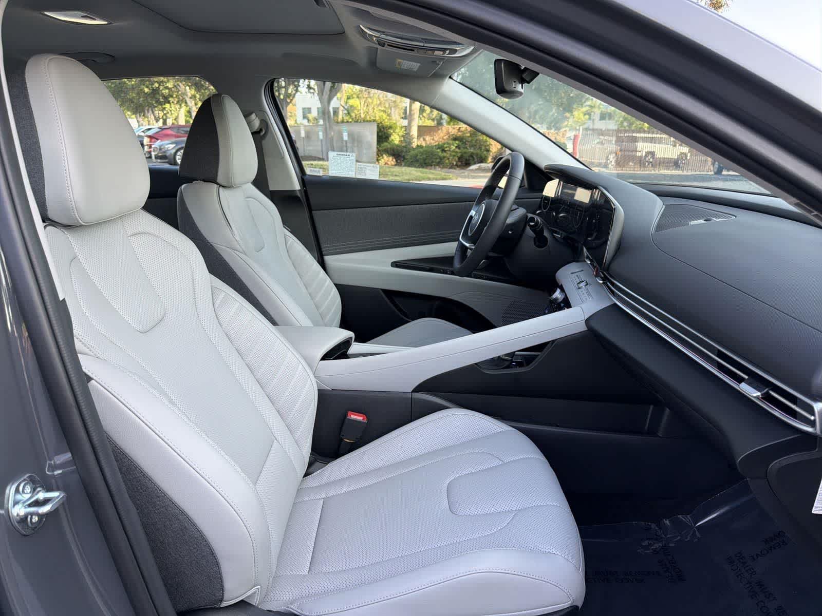 Thumbnail: 2025 Hyundai Elantra - 35