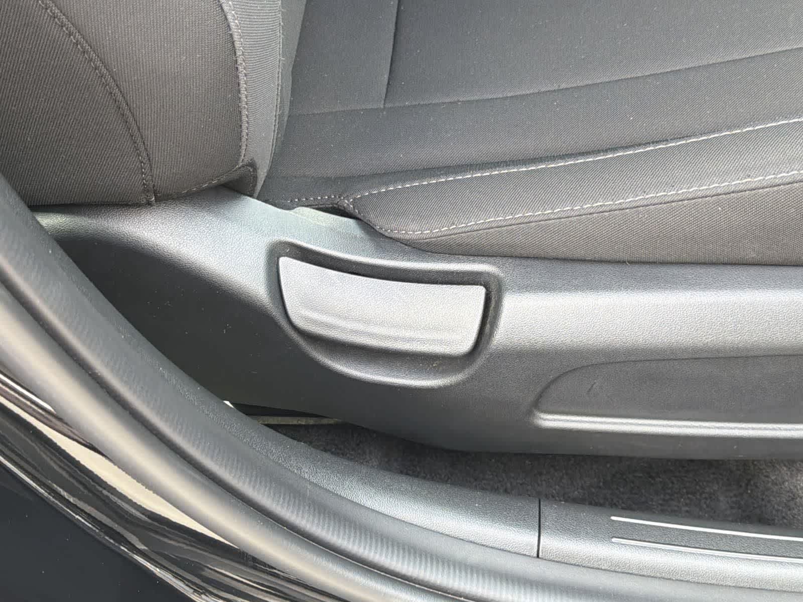 Thumbnail: 2023 Hyundai Elantra - 32