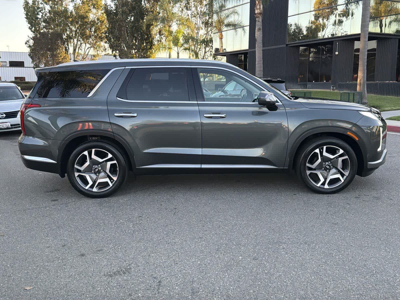 Thumbnail: 2023 Hyundai Palisade - 3