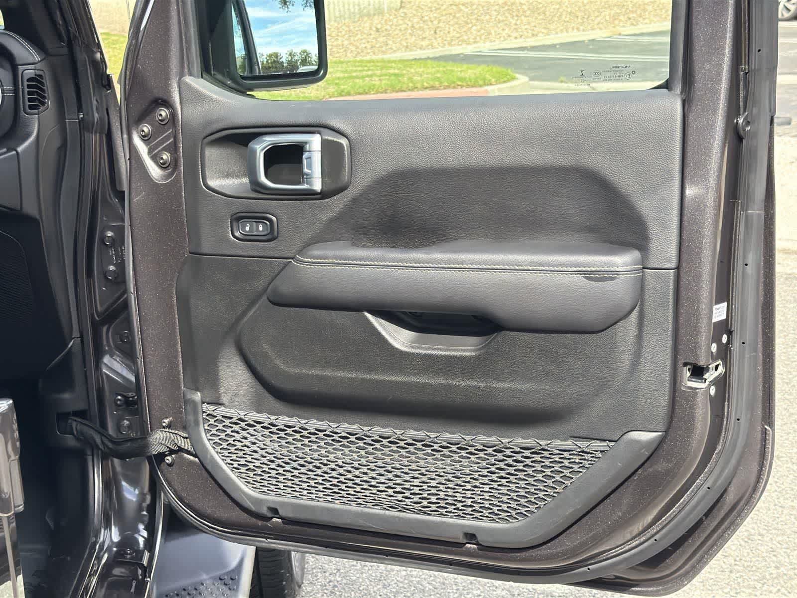 Thumbnail: 2022 Jeep Wrangler - 30