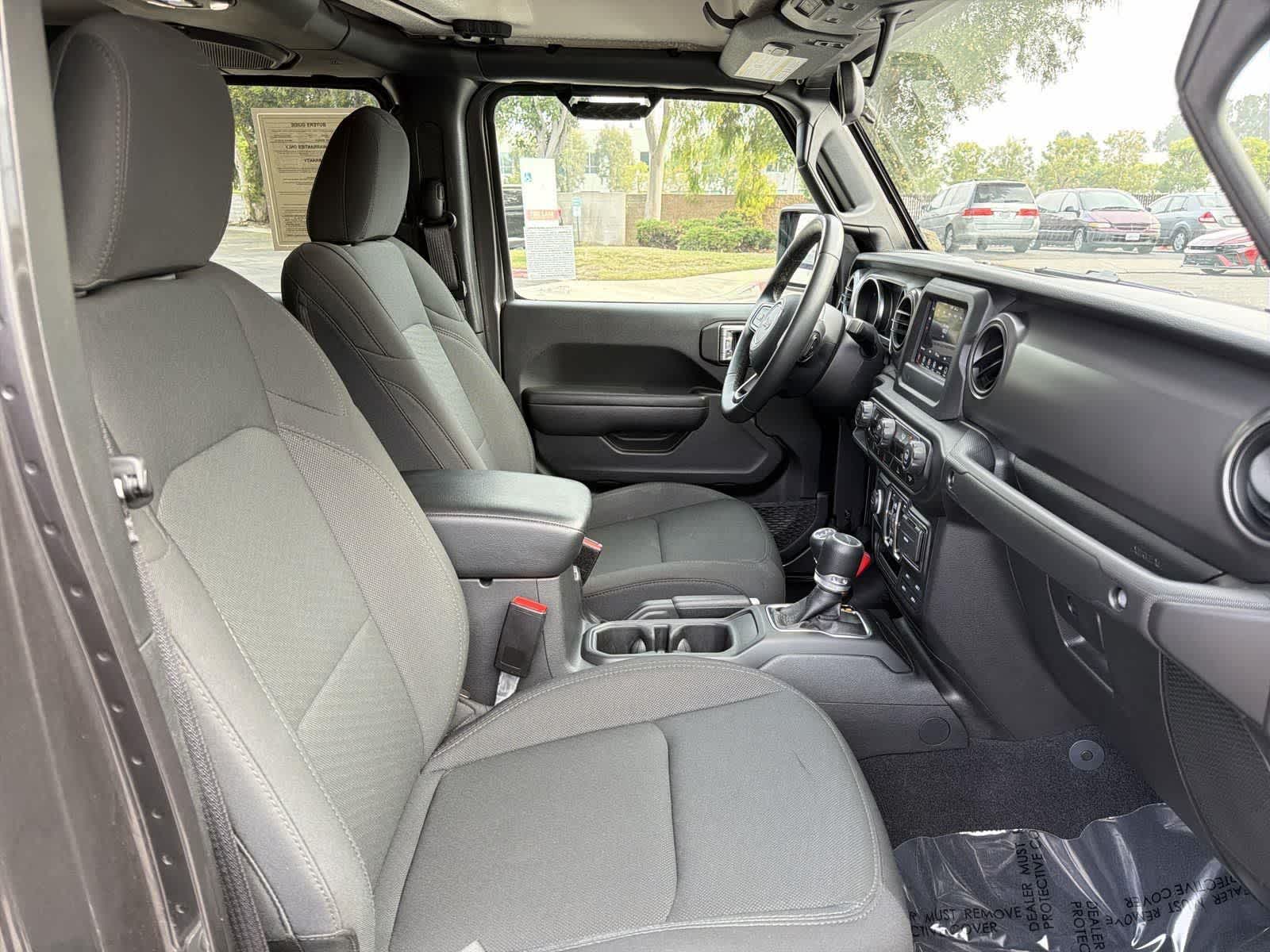 Thumbnail: 2022 Jeep Gladiator - 32