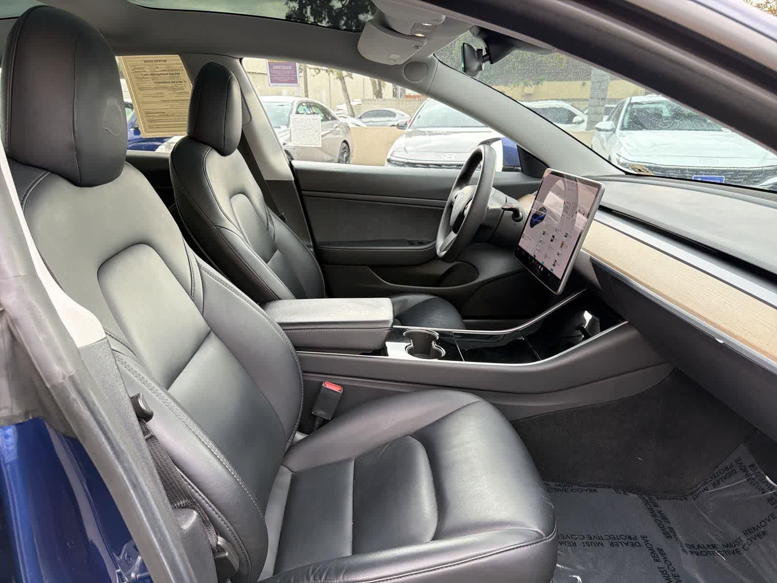 Thumbnail: 2020 Tesla Model 3 - 33