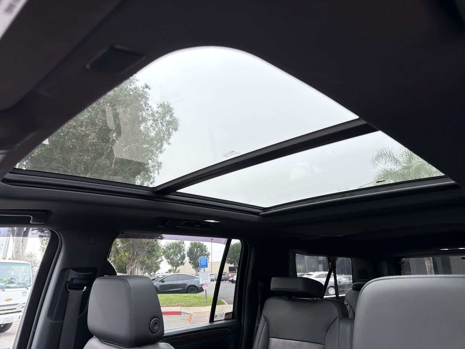 Thumbnail: 2023 Chevrolet Suburban - 10