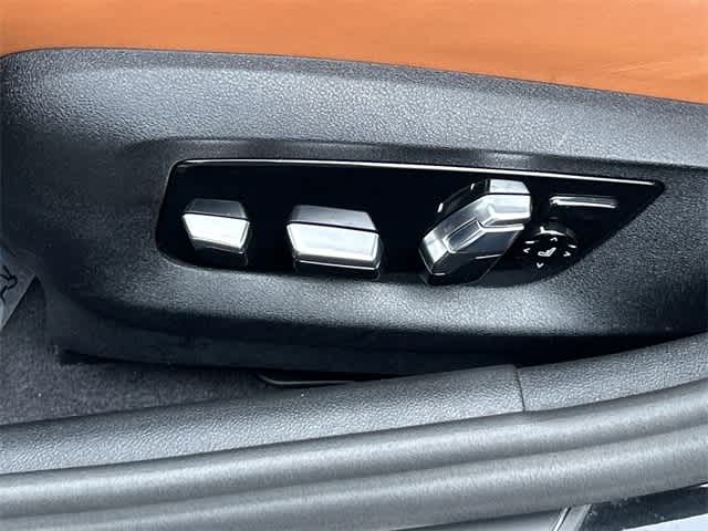 Thumbnail: 2023 BMW M5 - 30