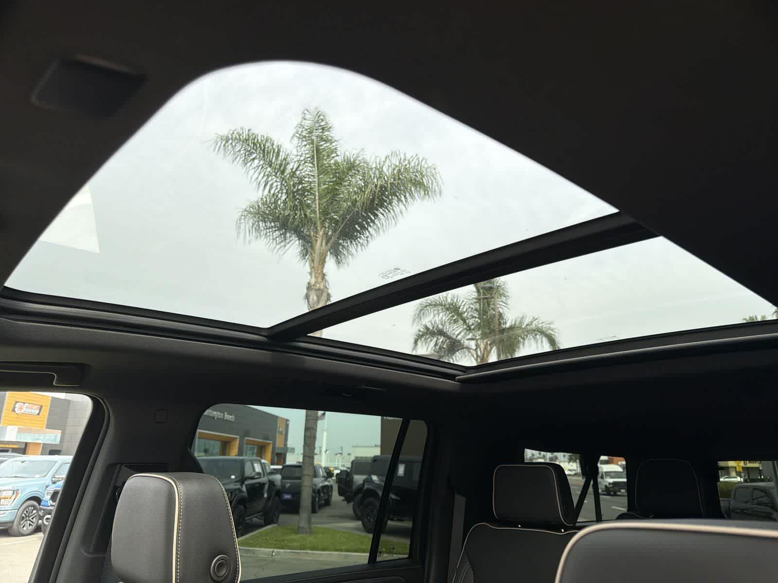 Thumbnail: 2023 GMC Yukon XL - 10