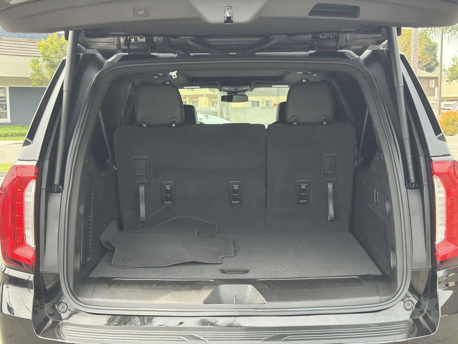 Thumbnail: 2023 GMC Yukon XL - 33