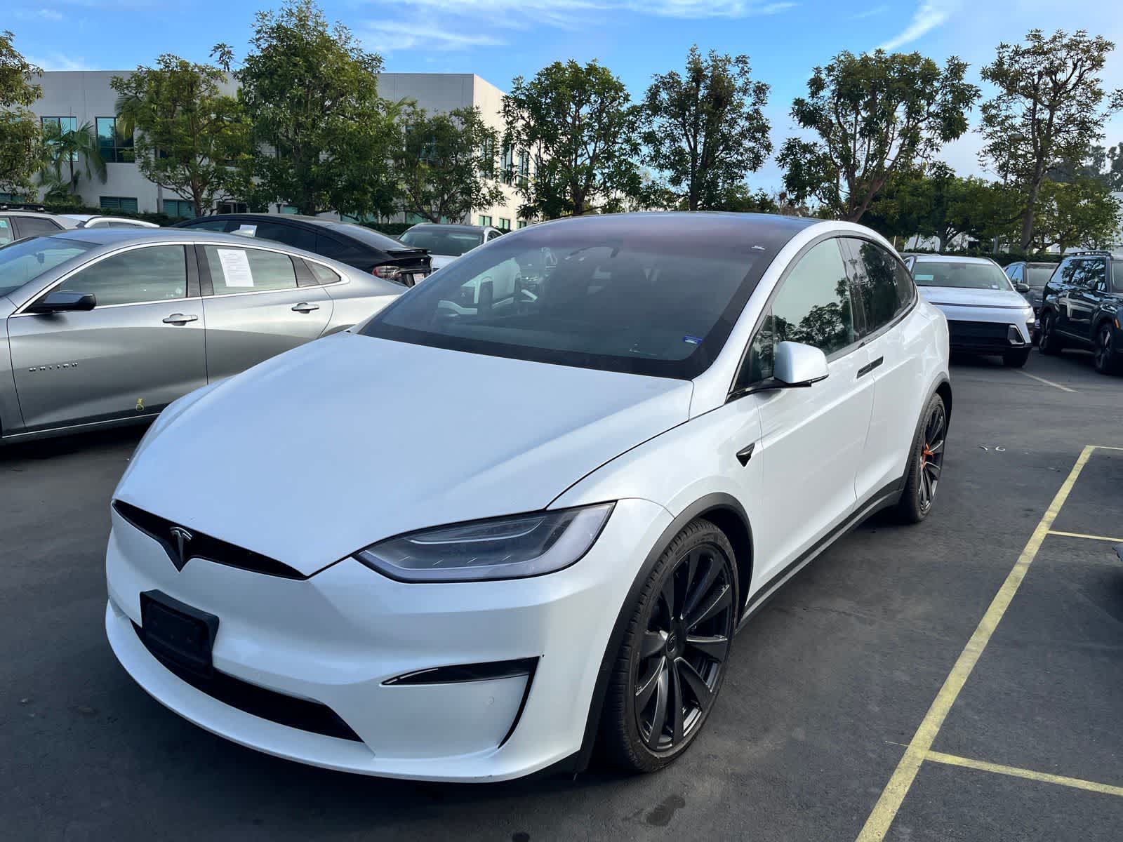 2022 Tesla Model X Long Range's photo