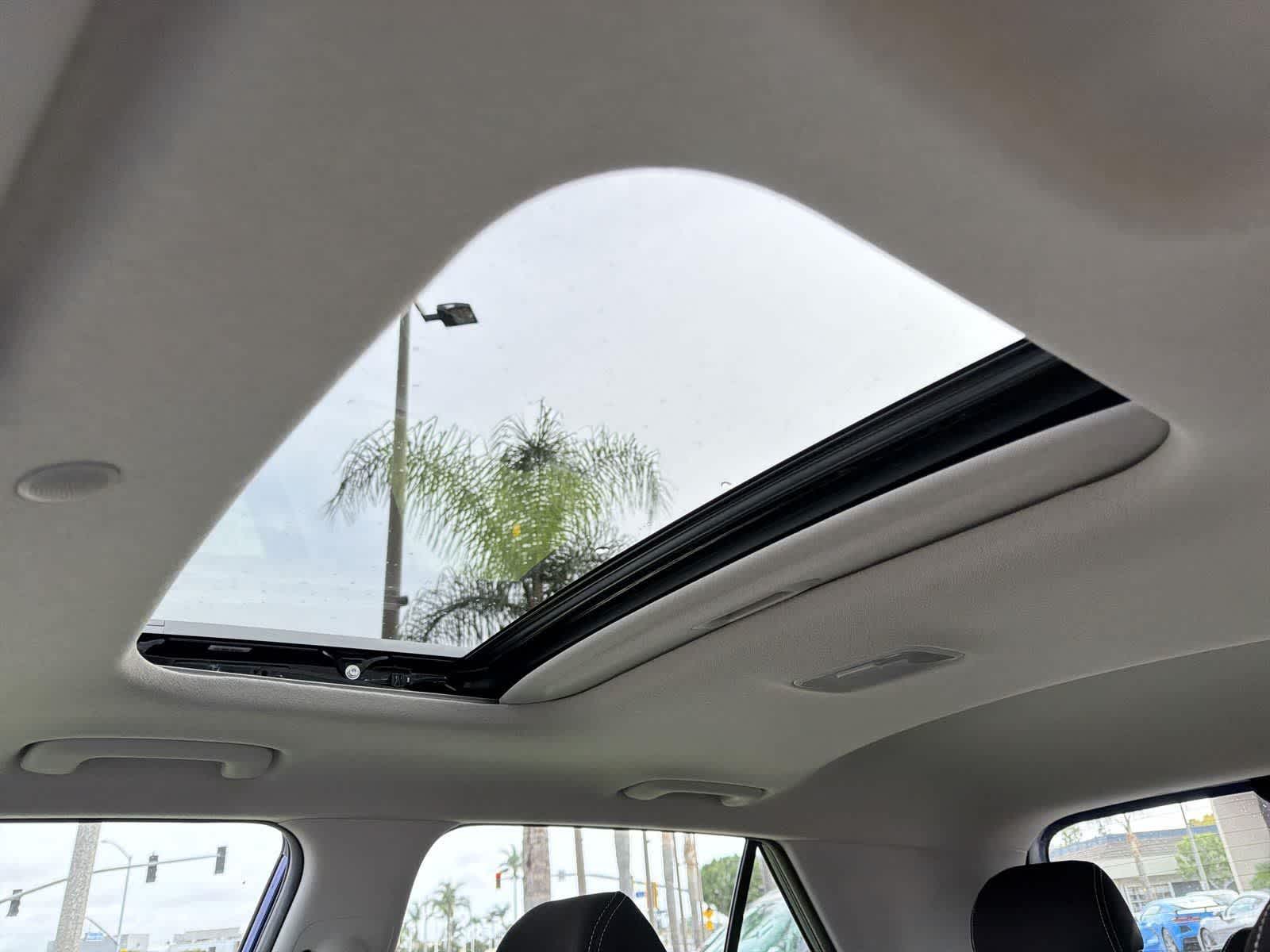 Thumbnail: 2023 Hyundai Venue - 10