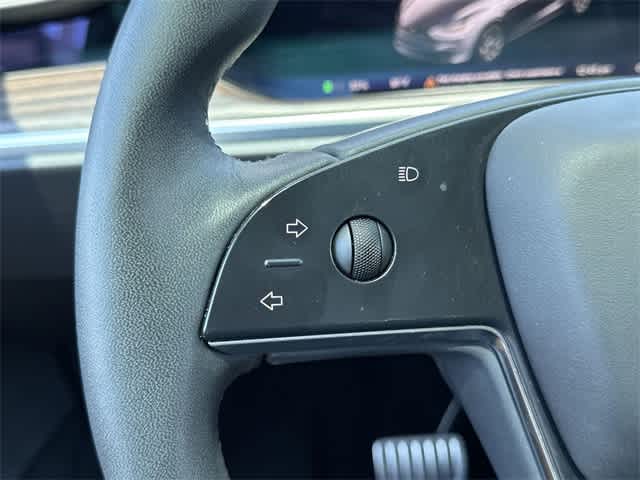 Thumbnail: 2022 Tesla Model X - 14