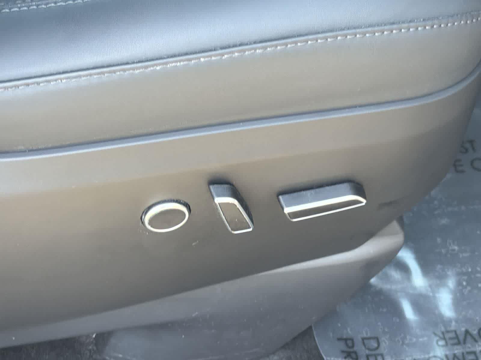 Thumbnail: 2025 Tesla Model X - 35