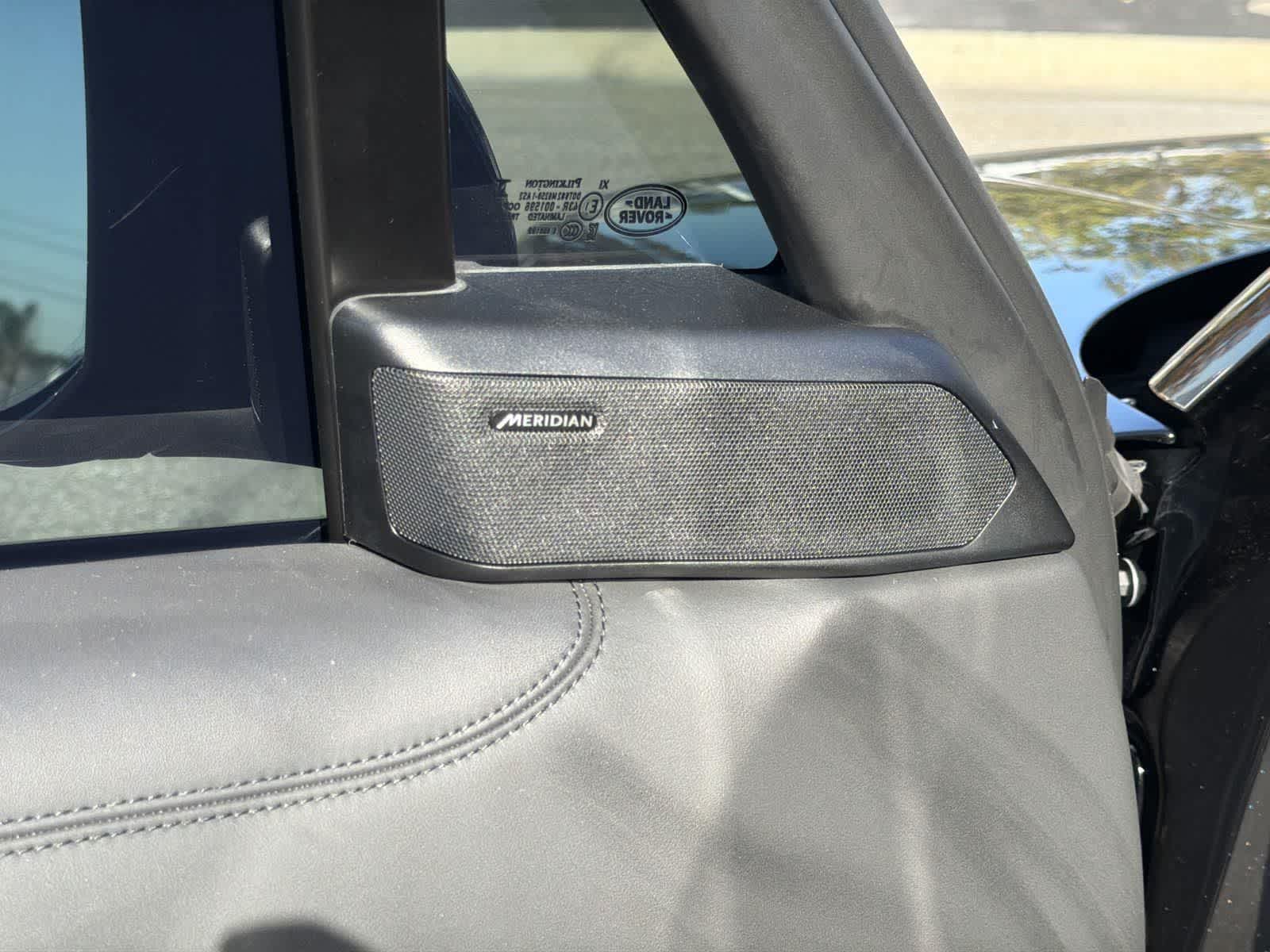 Thumbnail: 2023 Land Rover Range Rover - 24